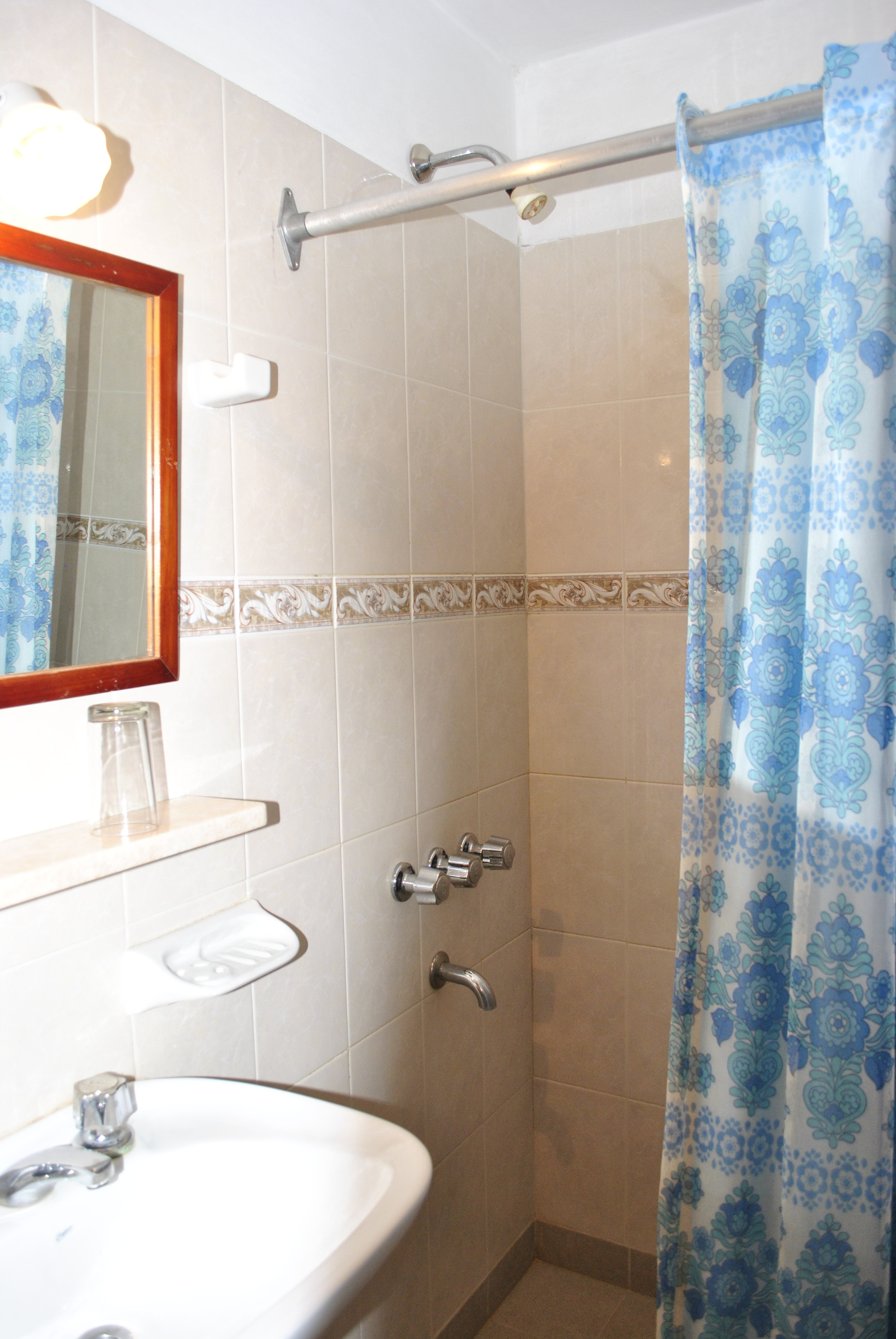 Baño Ollantay Hotel