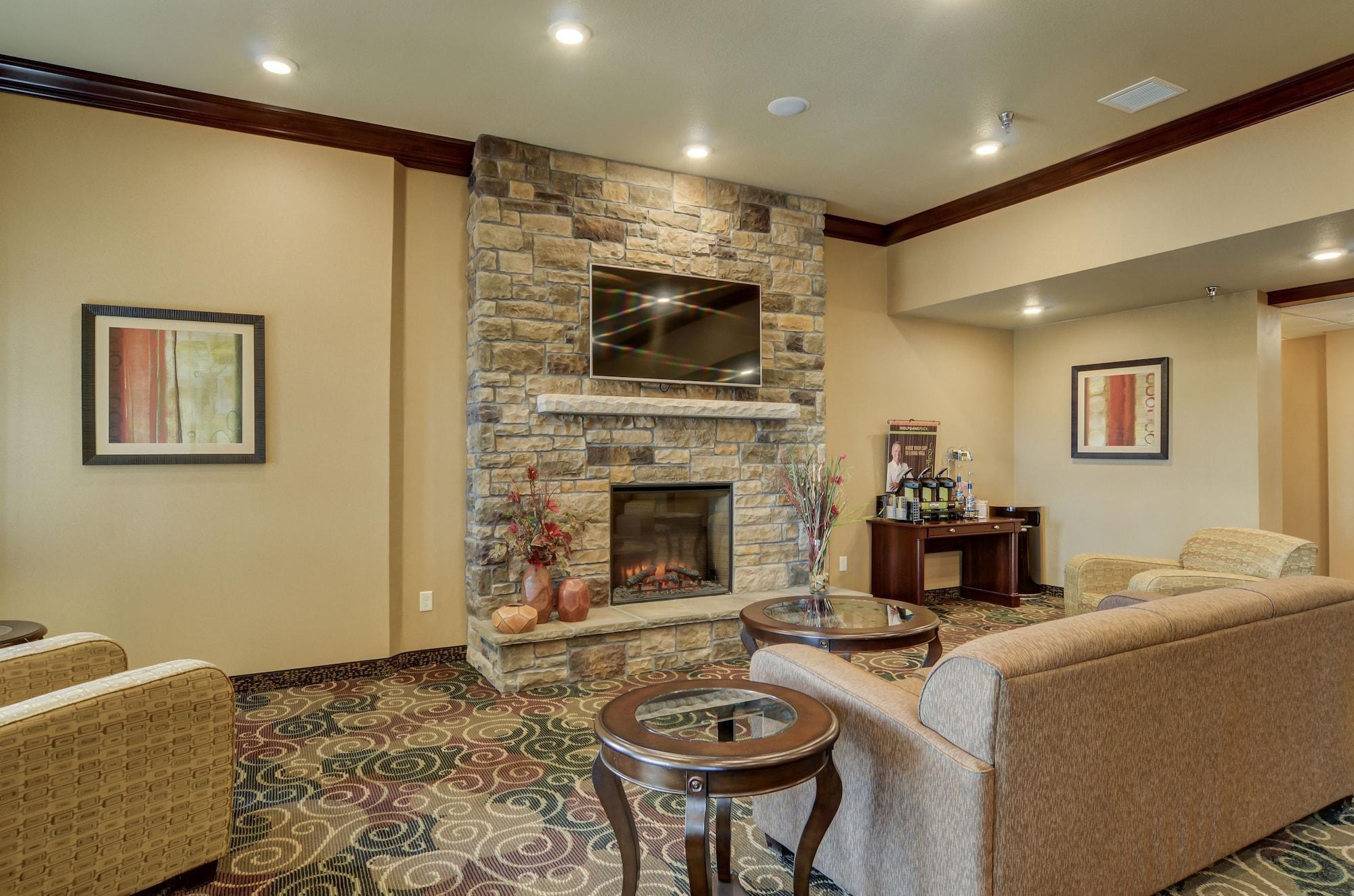 Vista Lobby Cobblestone Inn & Suites - Eaton