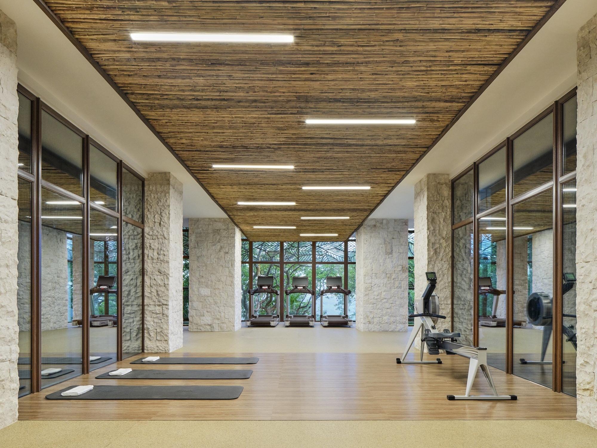 Gimnasio Kimpton Grand Roatan Resort And Spa by IHG