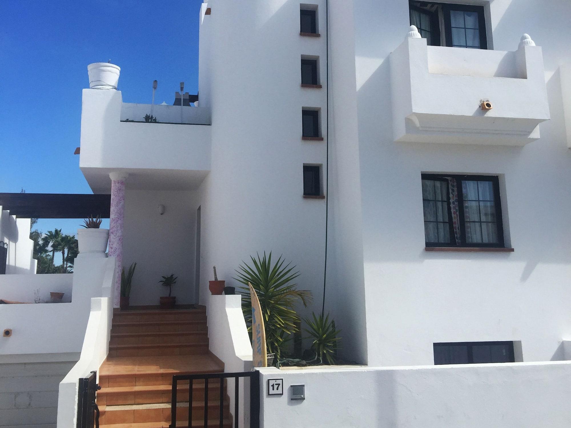 Vista Exterior Bhavana Surf House - Hostel