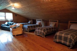 Alquiler Vacacional - Bald Beaver Lodge A hunting, Fishing, 4-wheeling, Snowmobiling paradise!