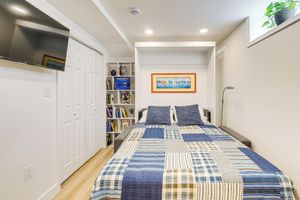 Renta temporal - 7 Mi to National Mall: Bright DC Studio!