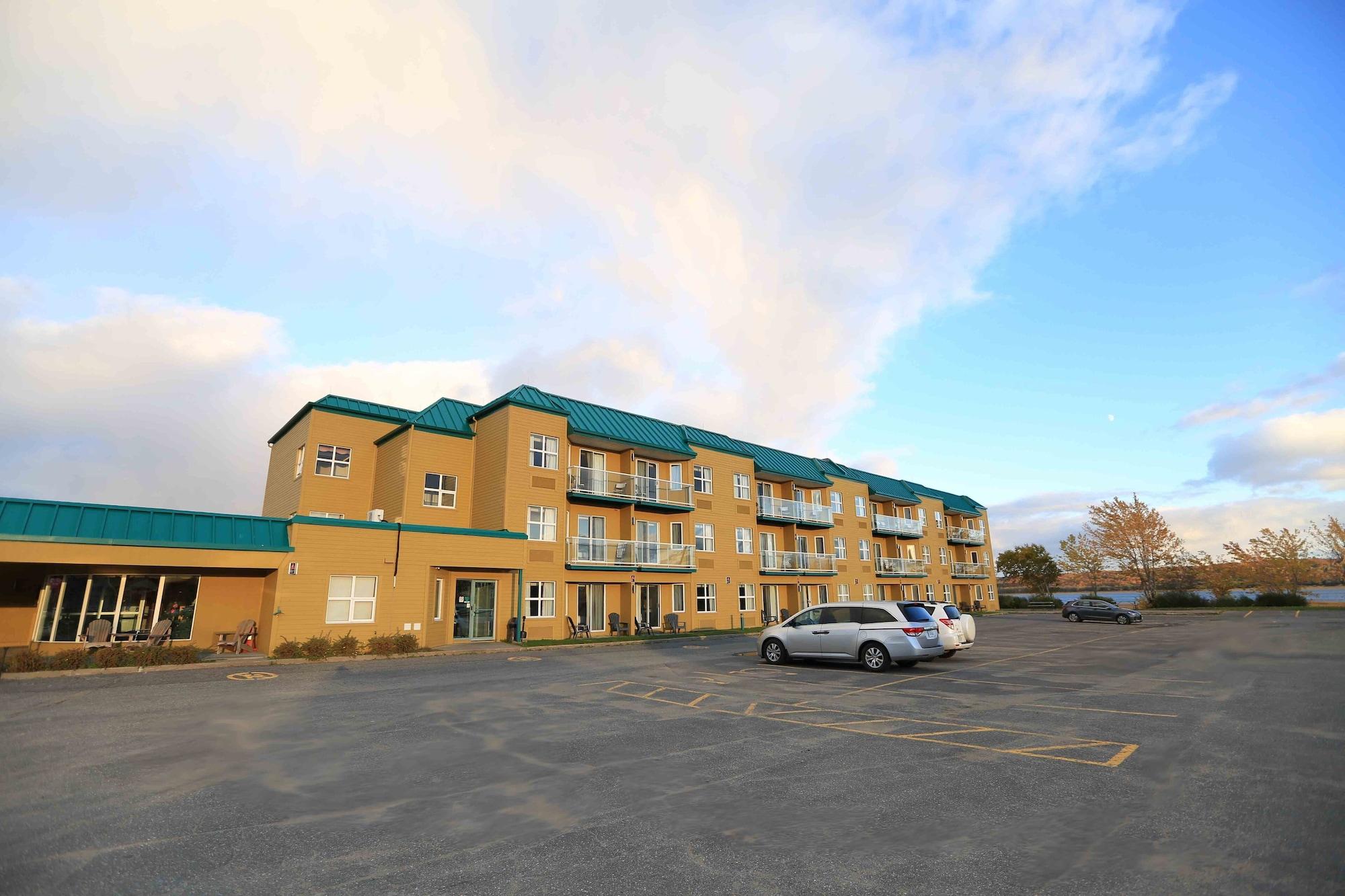 Vista Exterior Quality Suites