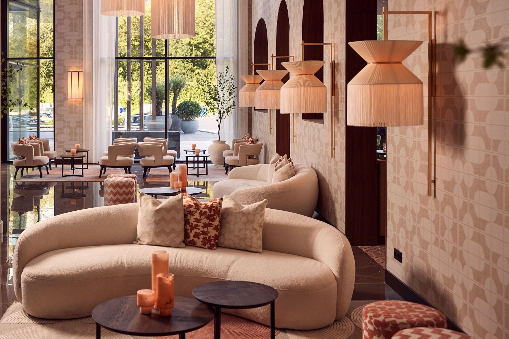 Vista Lobby Van der Valk Hotel Lelystad