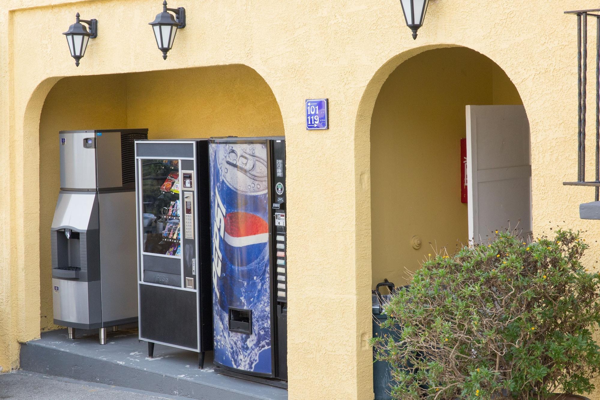 Instalaciones Recreativas Alpine Inn And Suites