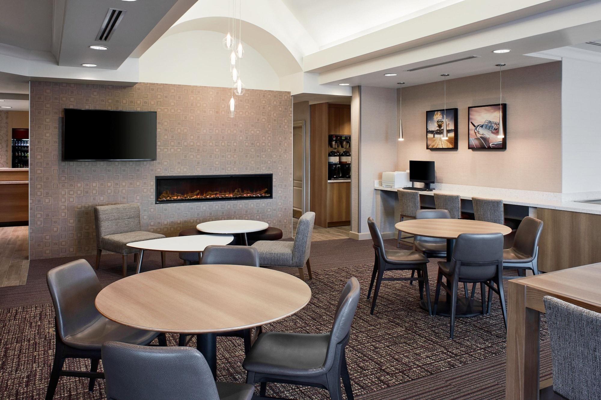 Vista Lobby Residence Inn by Marriott Mississauga - Airport Corporate Centre West