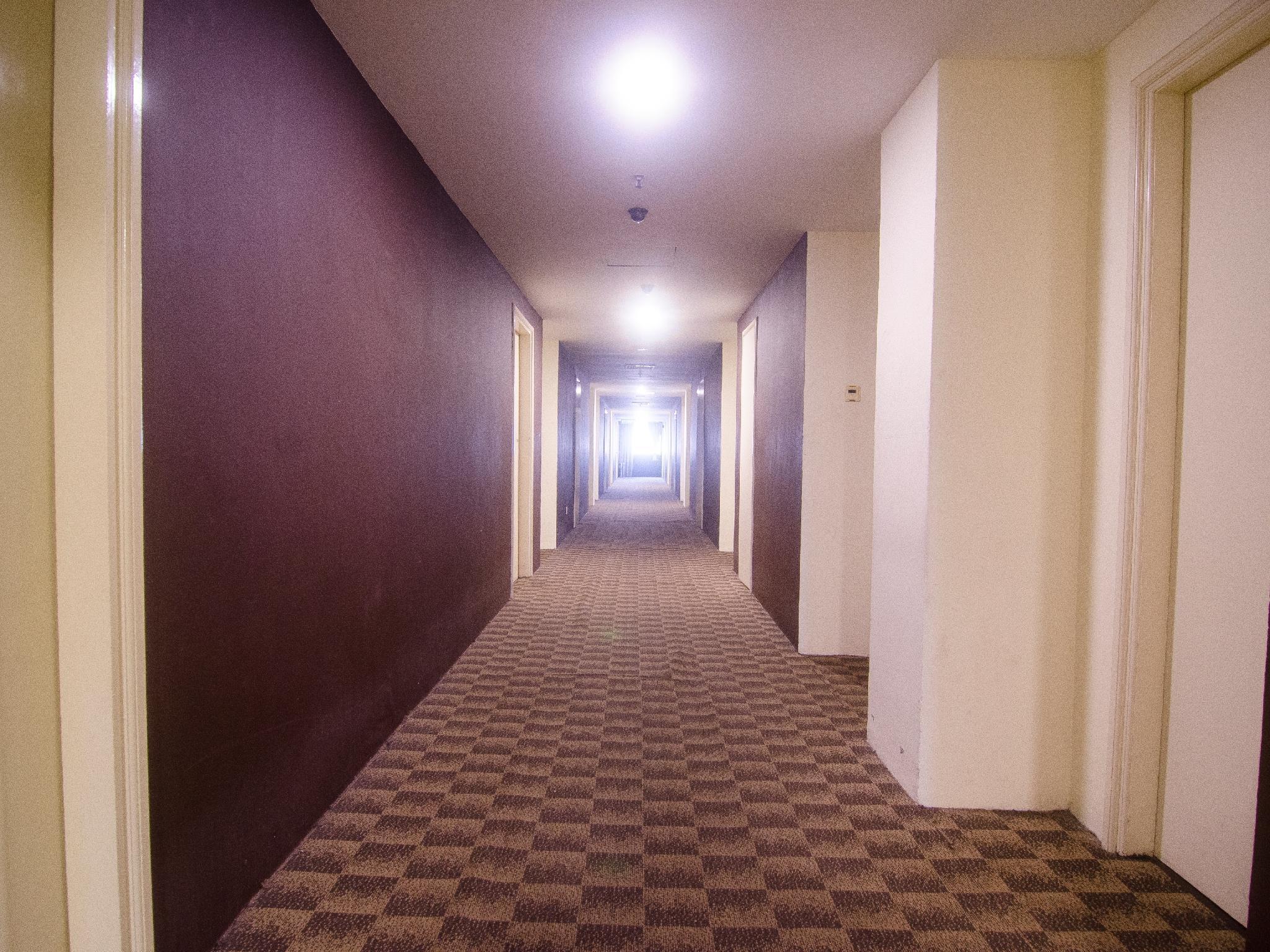 Varios Kuching Park Hotel