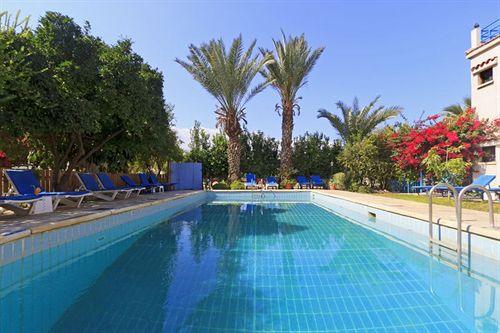 Vista Piscina Follow The Sun
