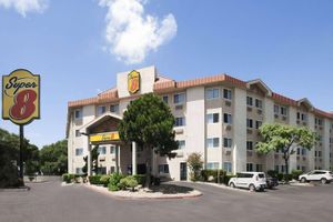 Alojamiento - Super 8 by Wyndham Austin North/University Area