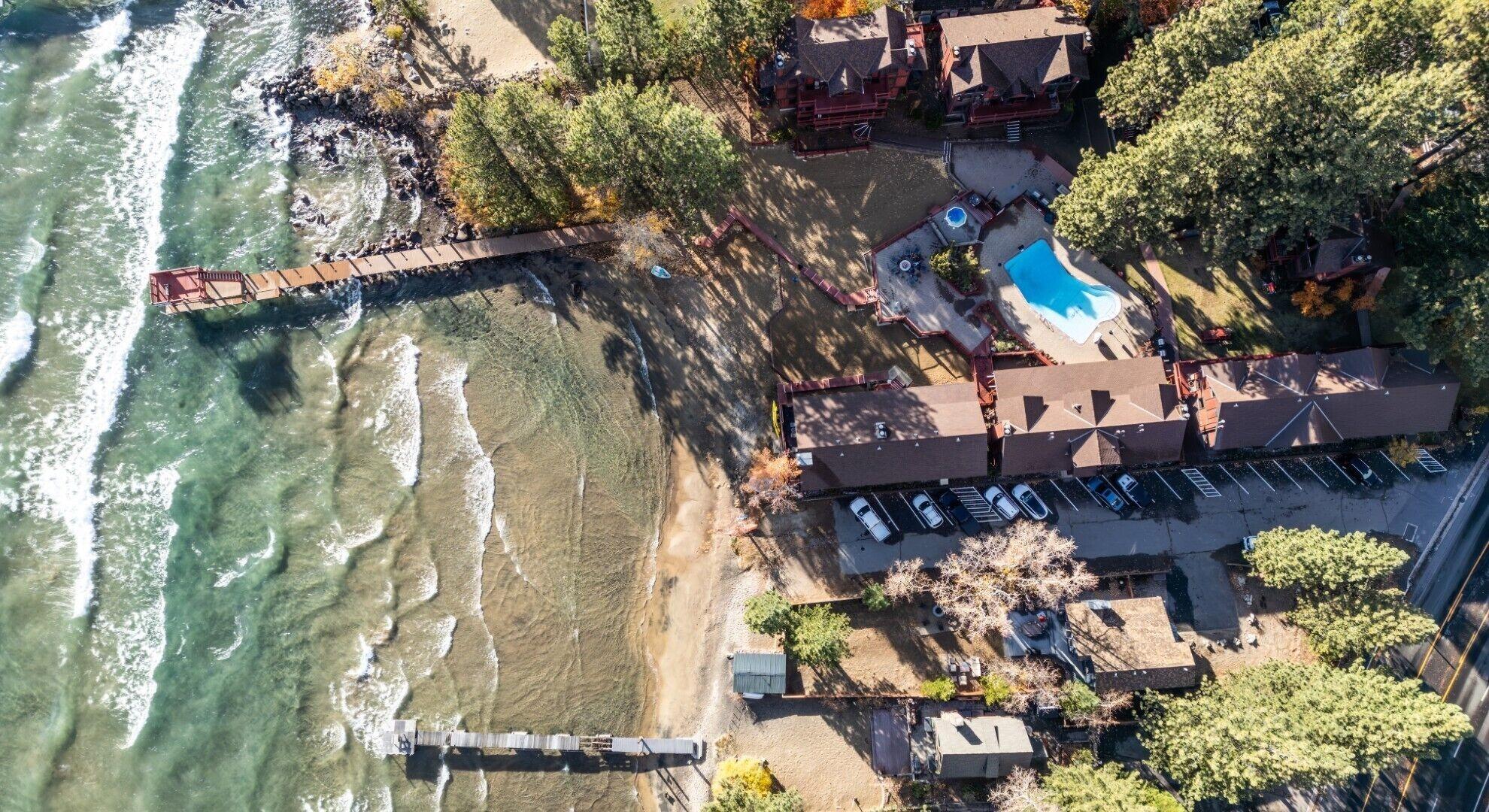 Vista Exterior Edgelake Beach Club by Coolvacay