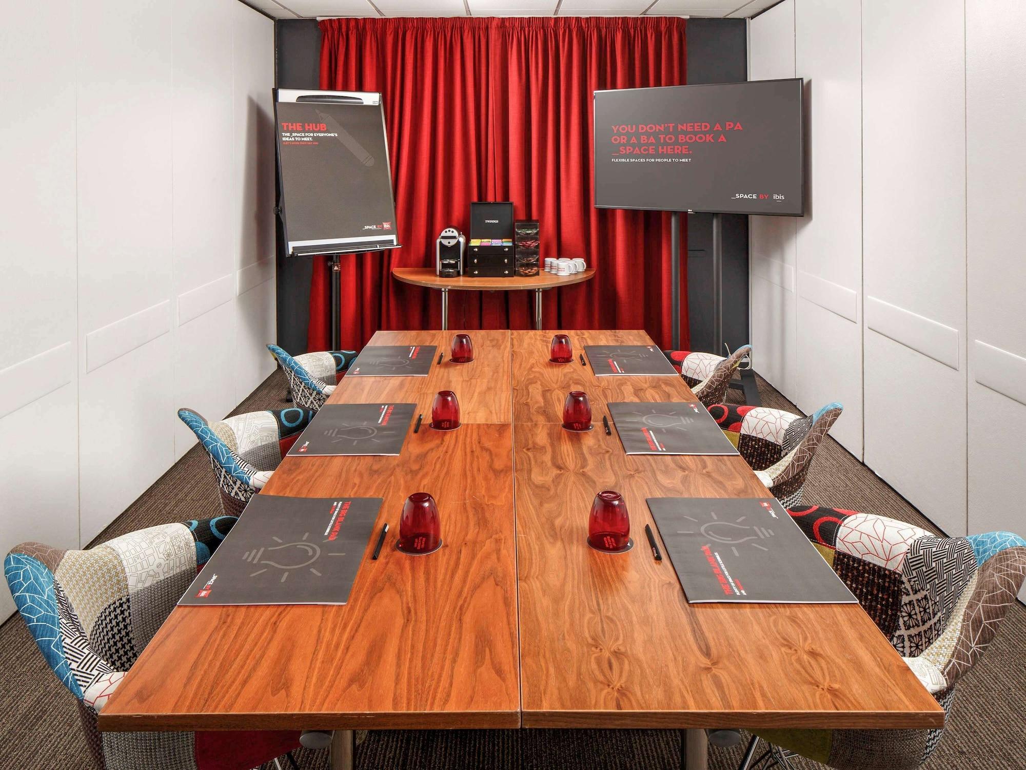 Sala de Reuniones ibis London Luton Airport