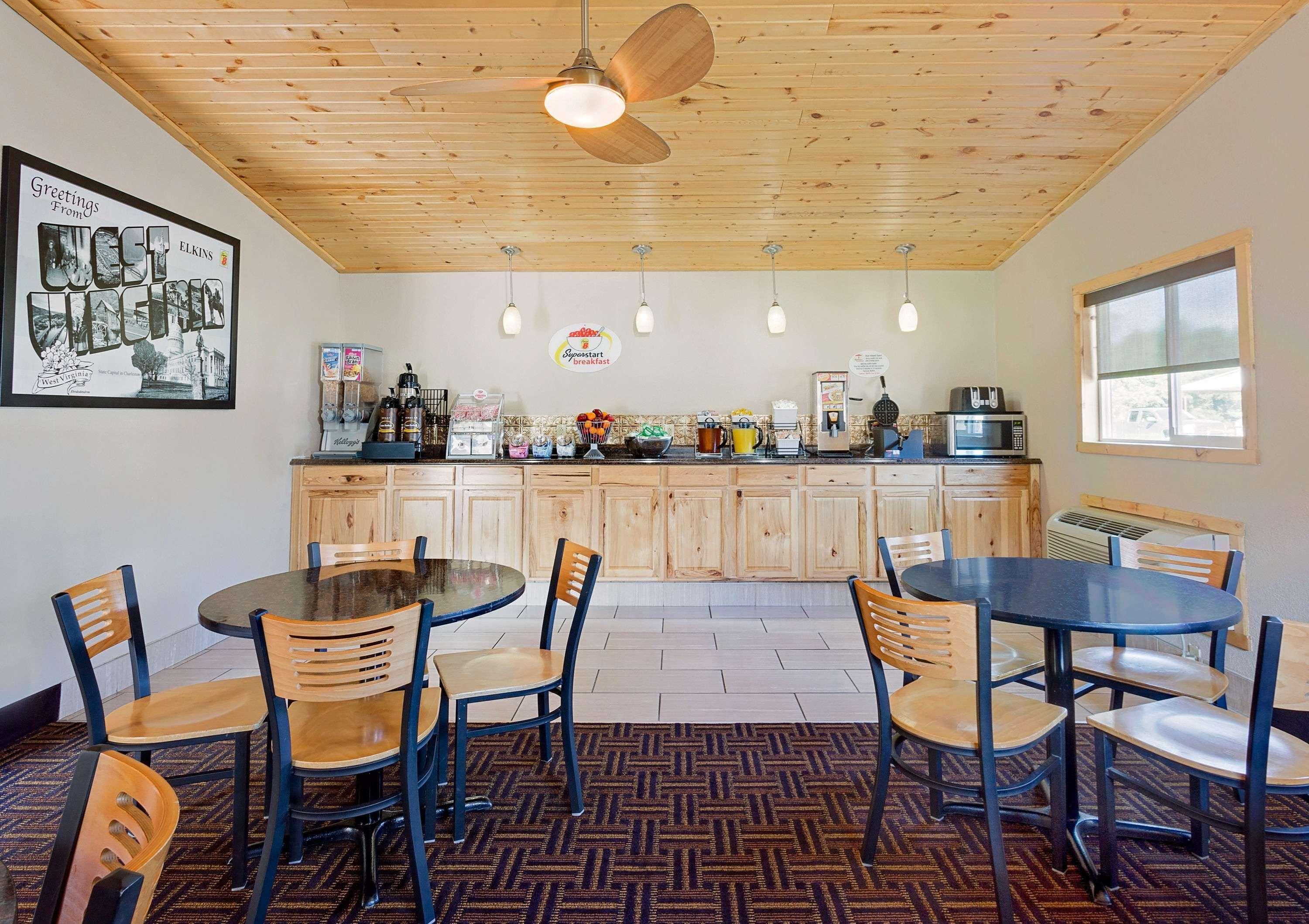 Restaurant Super 8 by Wyndham Elkins
