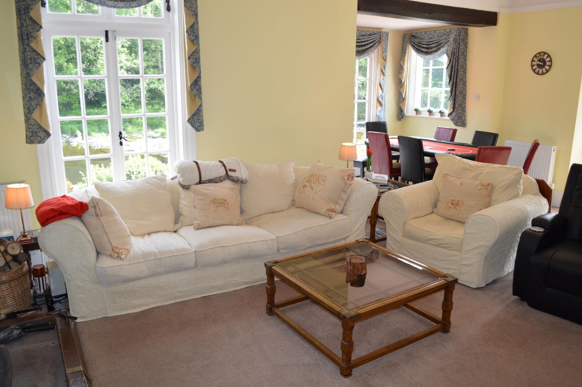 Vista Lobby Pwll-y-Faedda