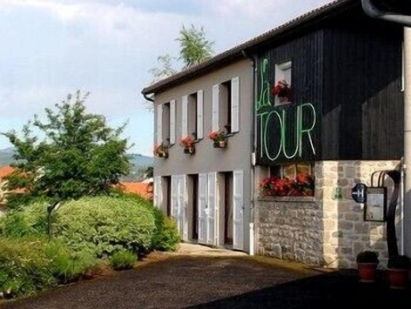 Varios Hôtel Restaurant La Tour