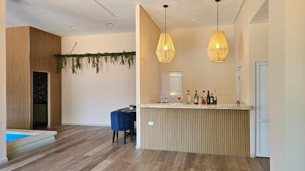 Bar/Salón Mensú Grand Hotel