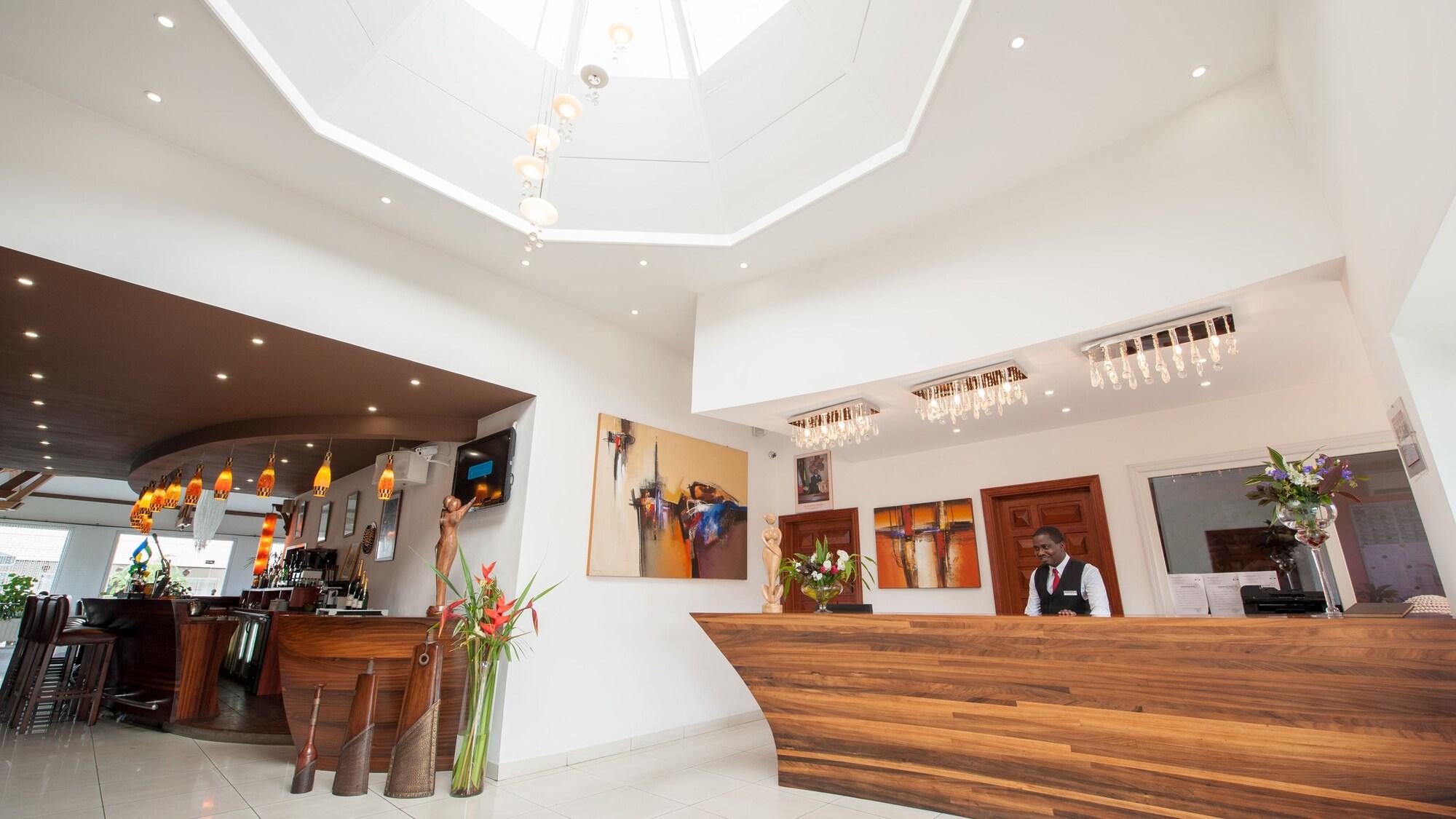 Vista Lobby Nomad Suites Residence