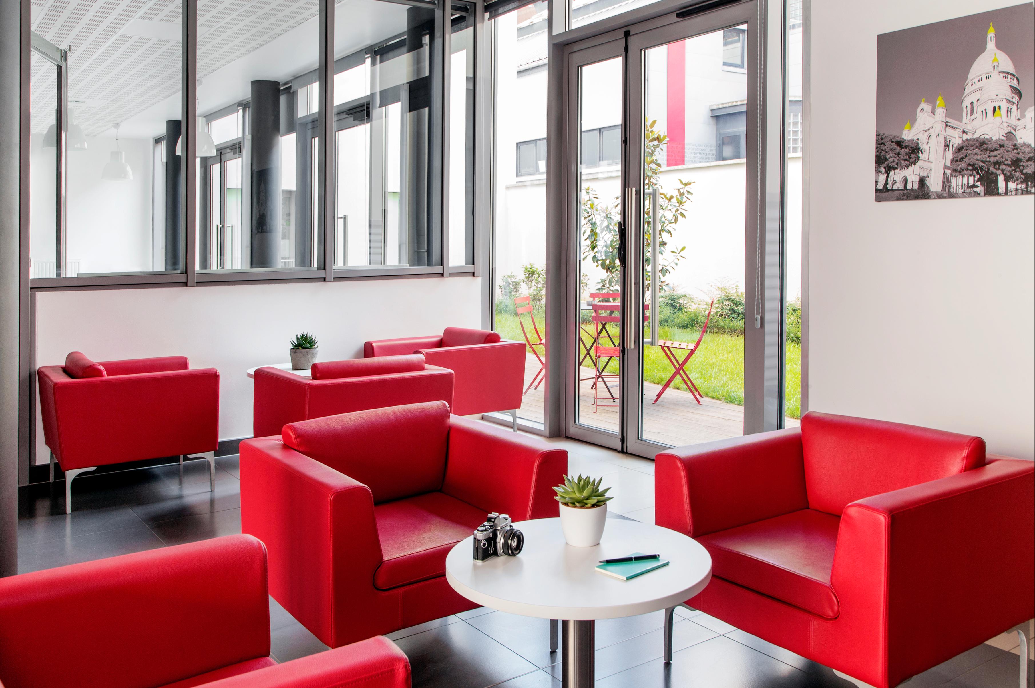Vista Lobby Aparthotel Adagio Access Paris Clichy