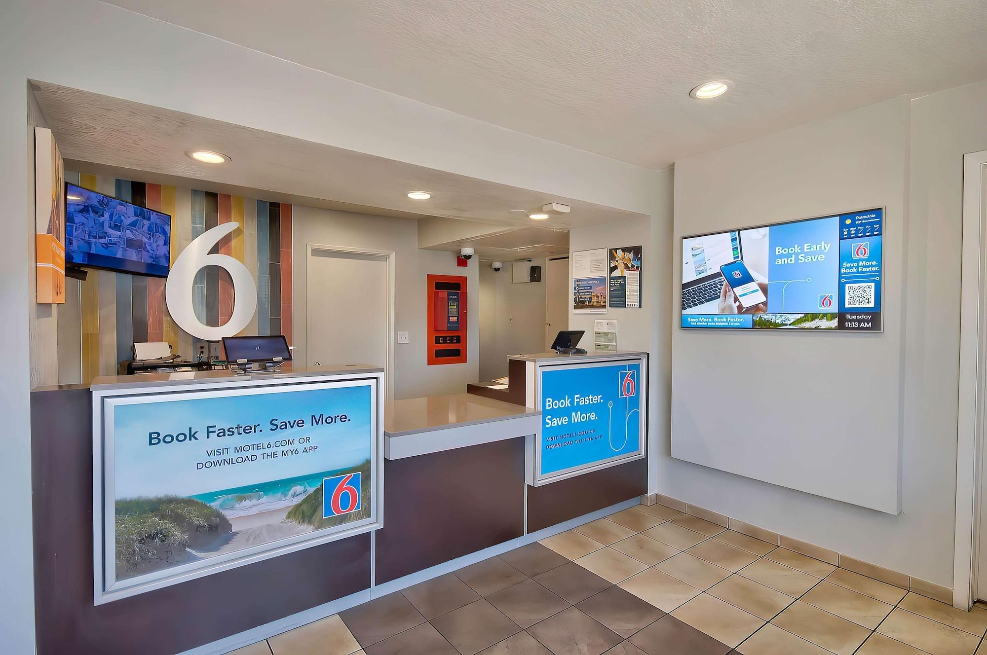 Vista Lobby Motel 6 Palmdale, CA