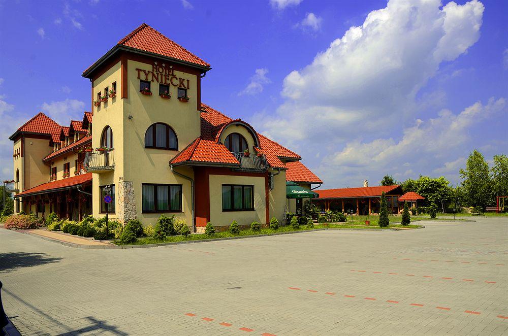 Varios Hotel Tyniecki