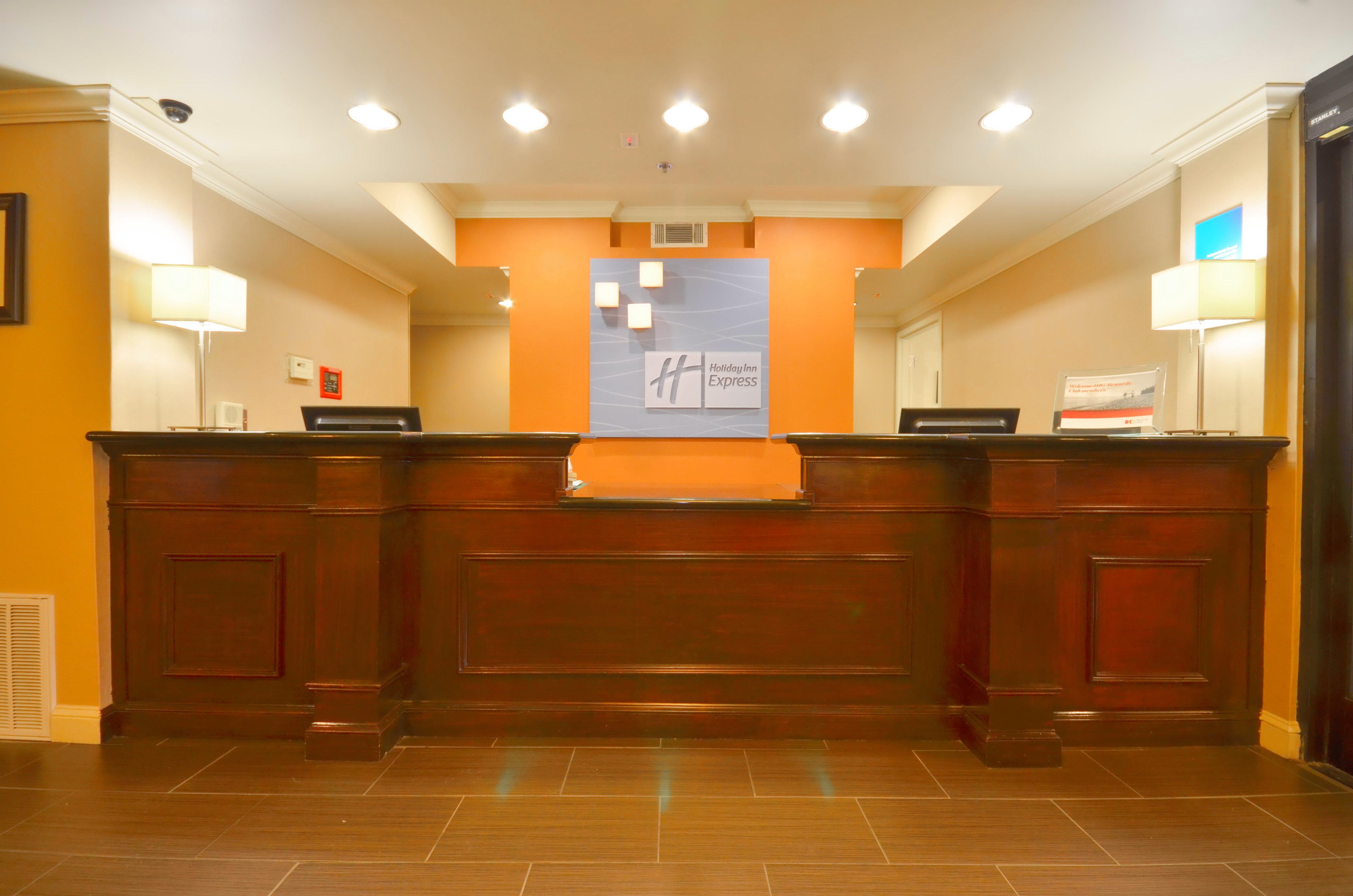 Vista Exterior Holiday Inn Express Hotel & Suites Pine Bluff / Pines Mall by IHG