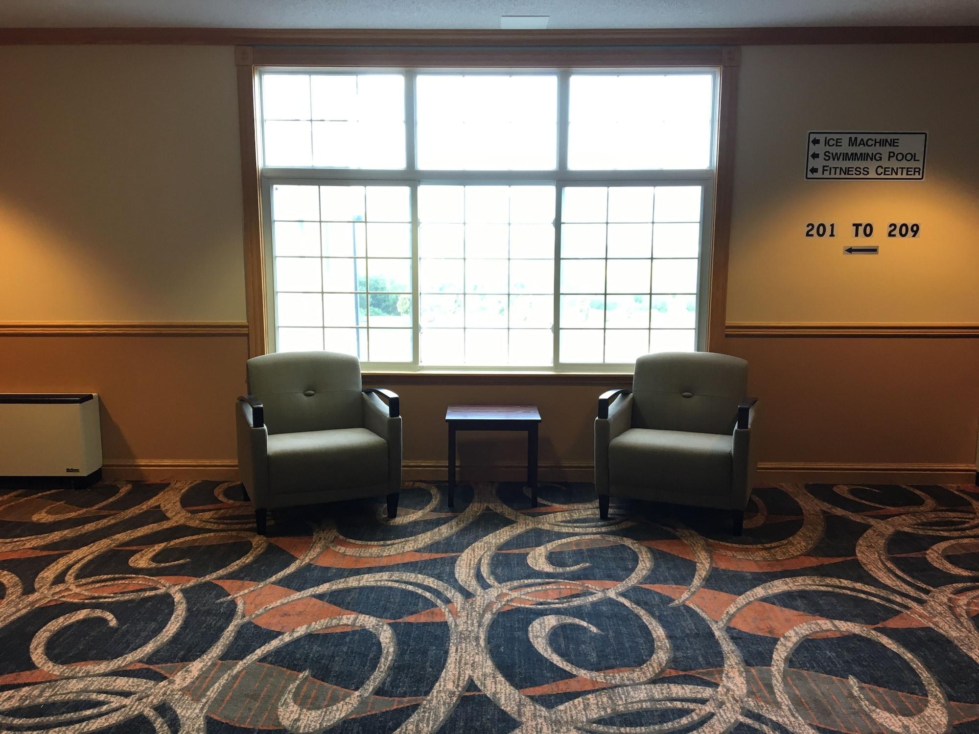 Vista Lobby Cabot Inn & Suites