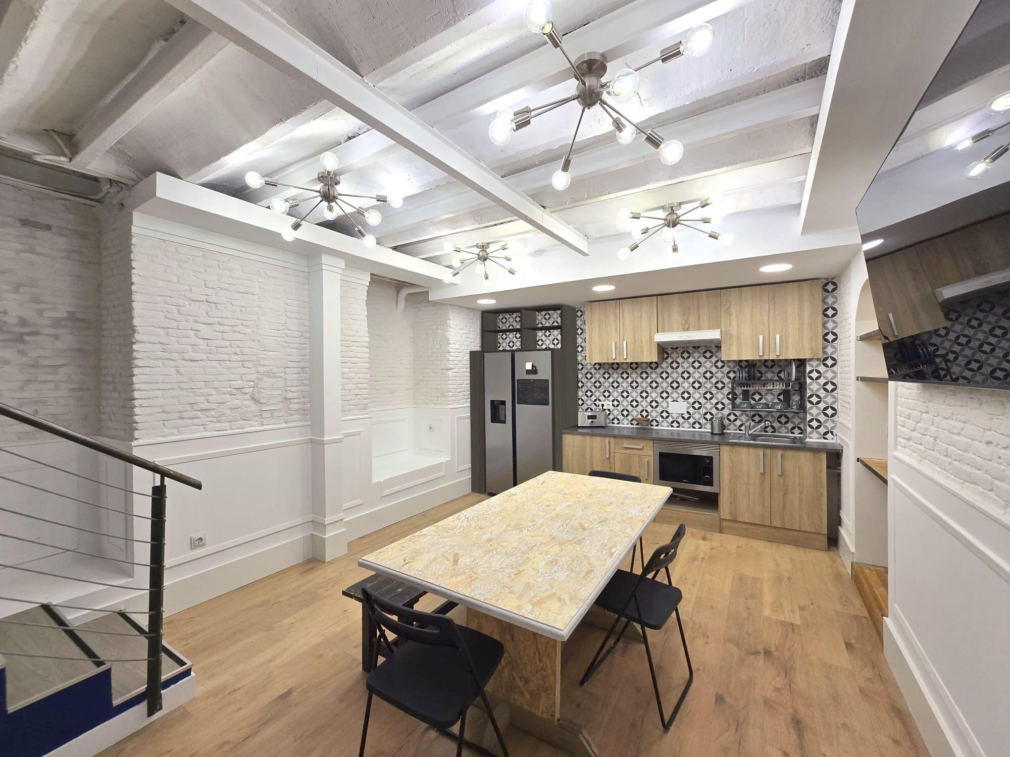 Restaurant Modular Dreams Hostel