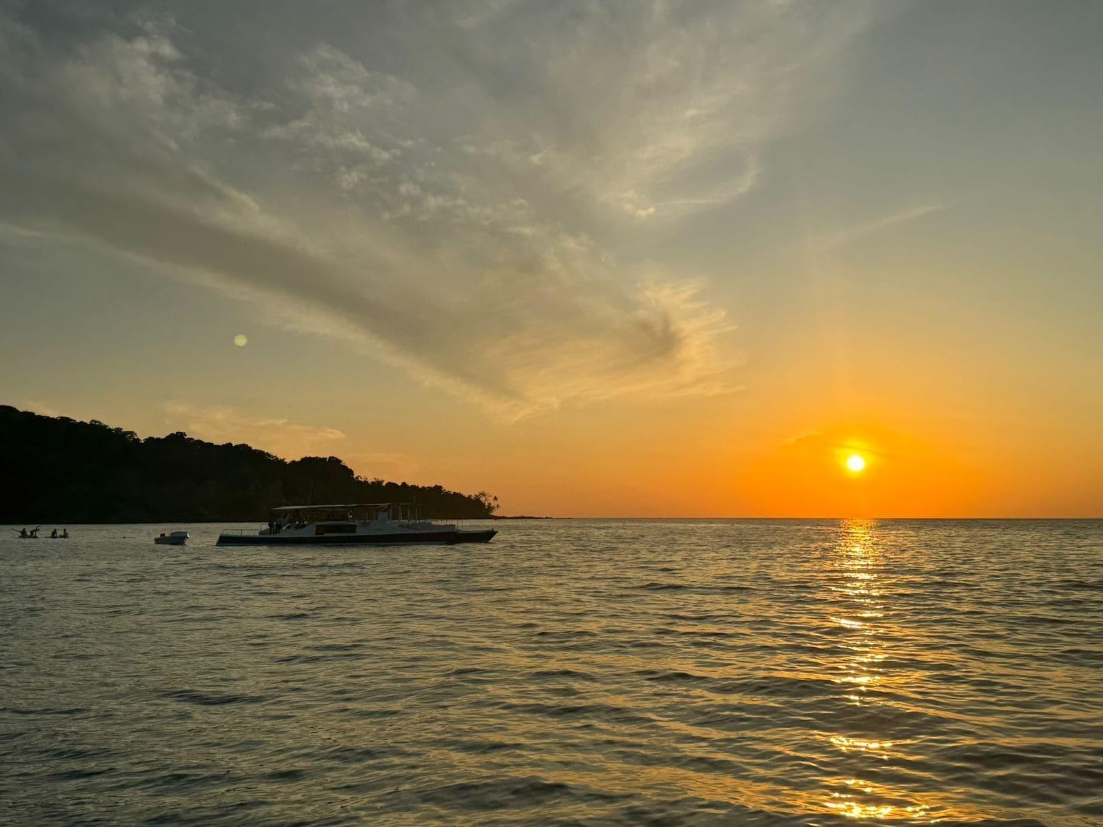 Equipamiento de Habitación Pirate Drake Beach Hostel