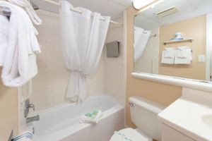 Alquiler Vacacional - Direct Oceanfront 1st St & Boardwalk Pool Parking gym wifi AC elevator balcony