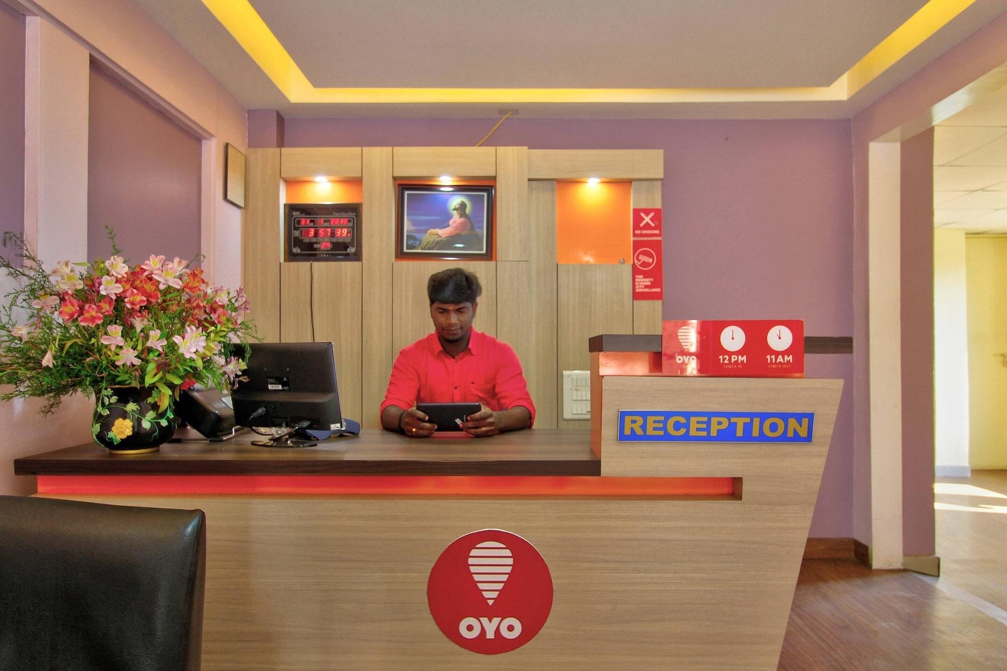 Vista Lobby OYO 10950 Hotel Hills Palace