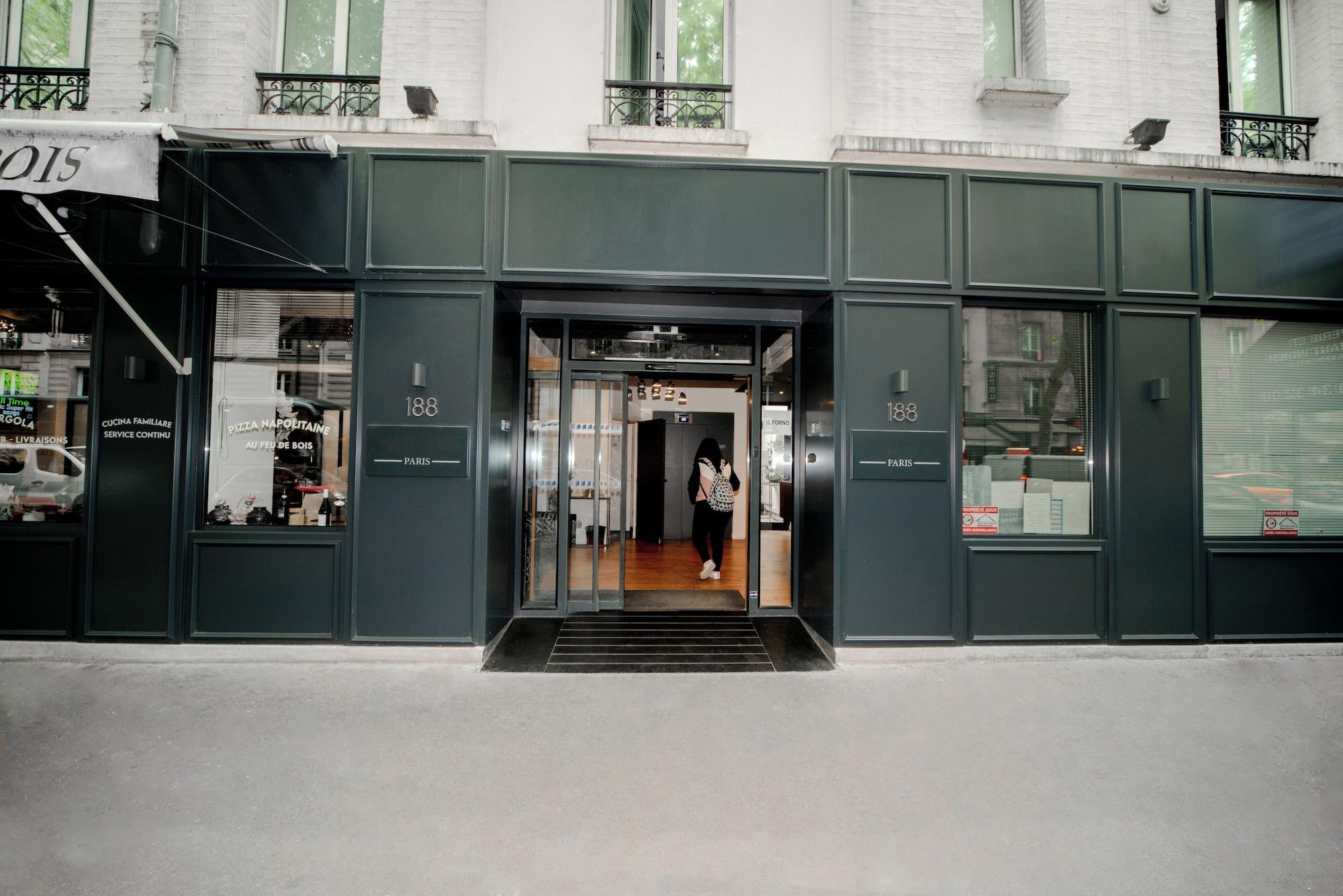 Vista Exterior Casa Serena Paris Hôtel