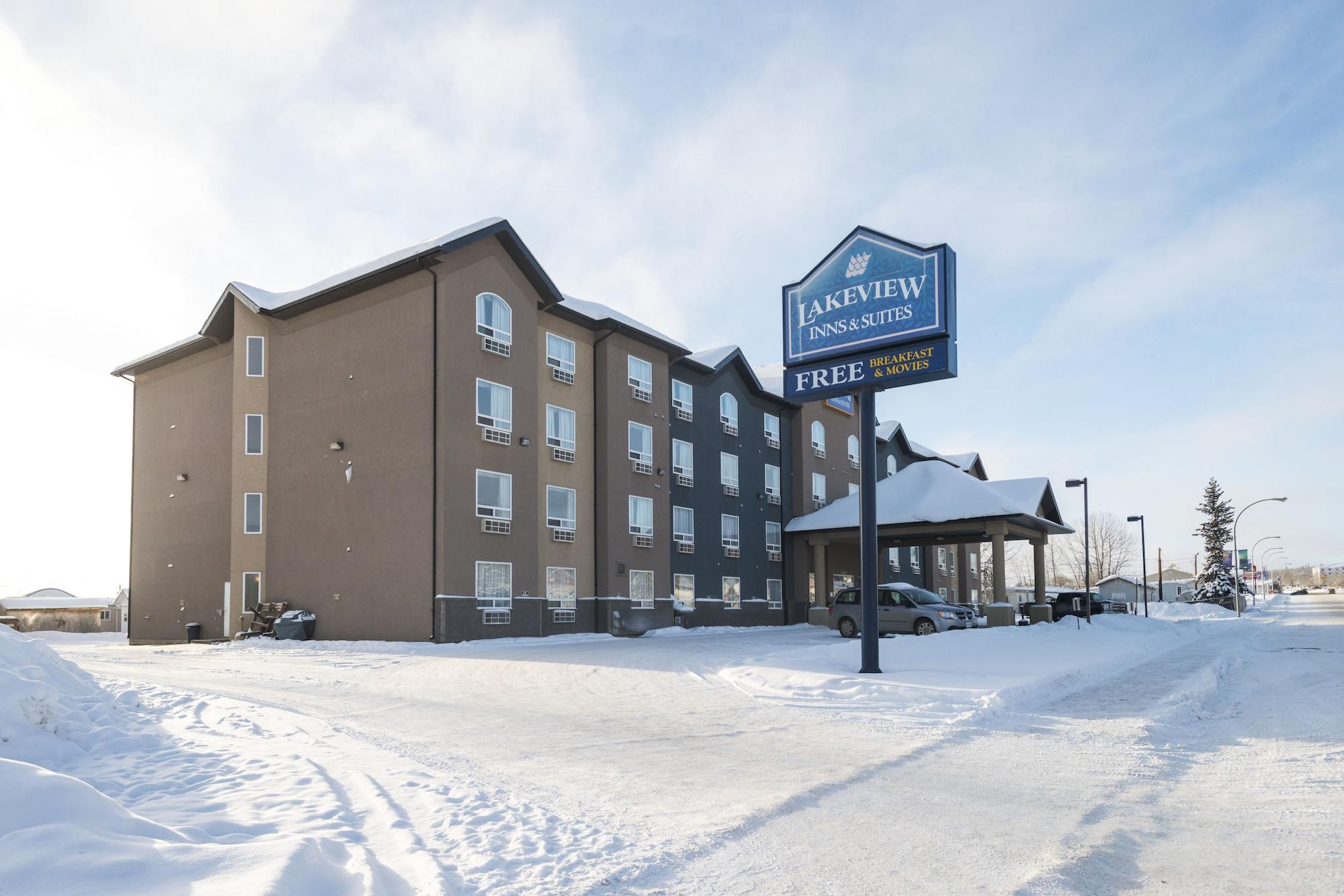 Vista Exterior Lakeview Inns & Suites - Fort Nelson