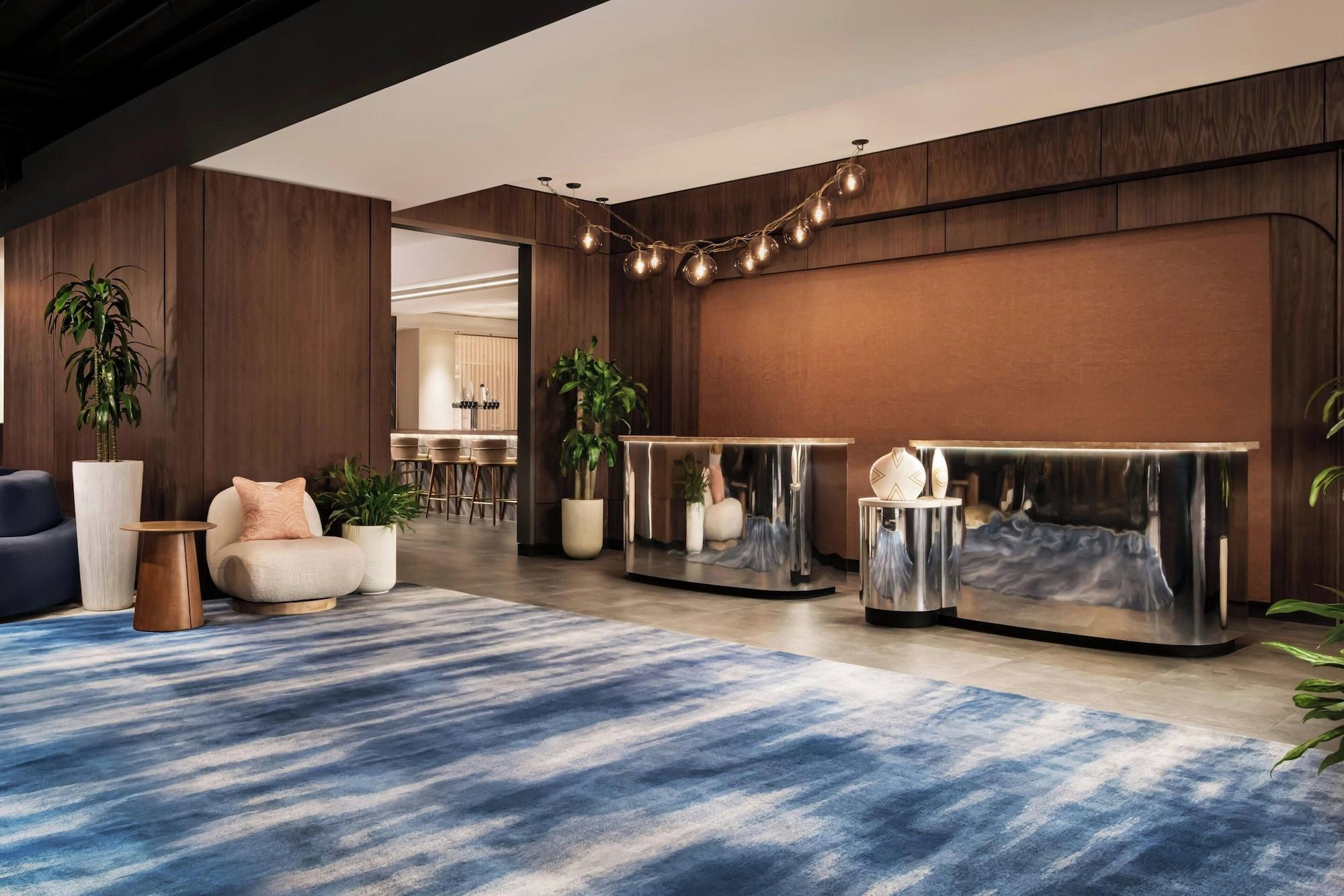 Vista Lobby W Toronto