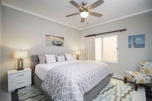 Renta temporal - Beachfront condo at the Rock. Surfers, beach lovers paradise.