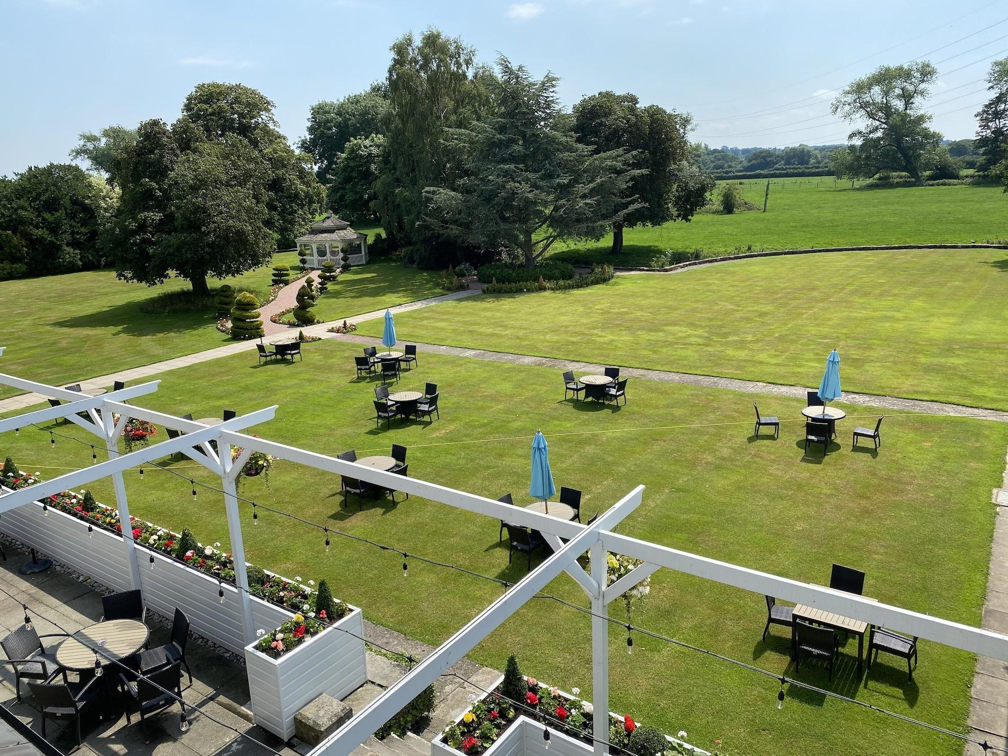 Vista Exterior Thornton Hall Hotel and Spa