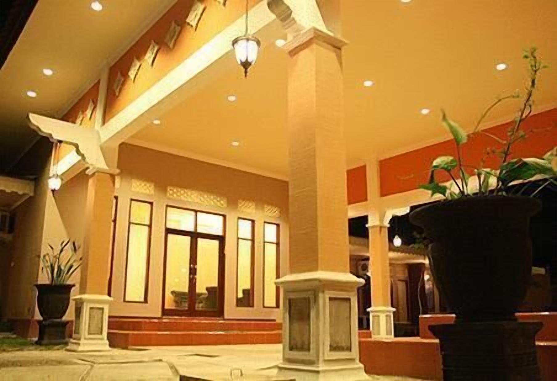 Vista Lobby Patria Garden Hotel