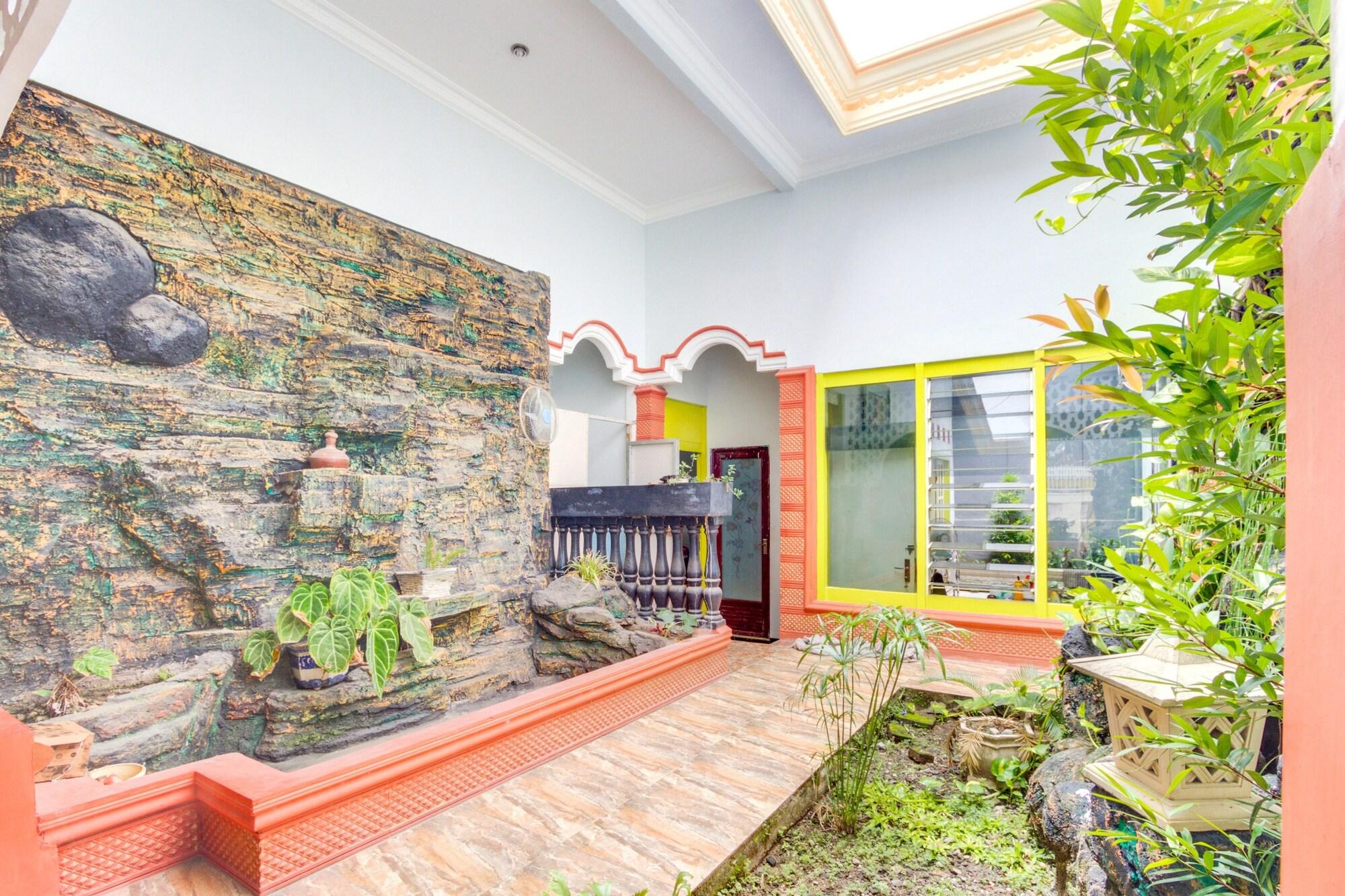 Varios OYO 3074 Orange Inn