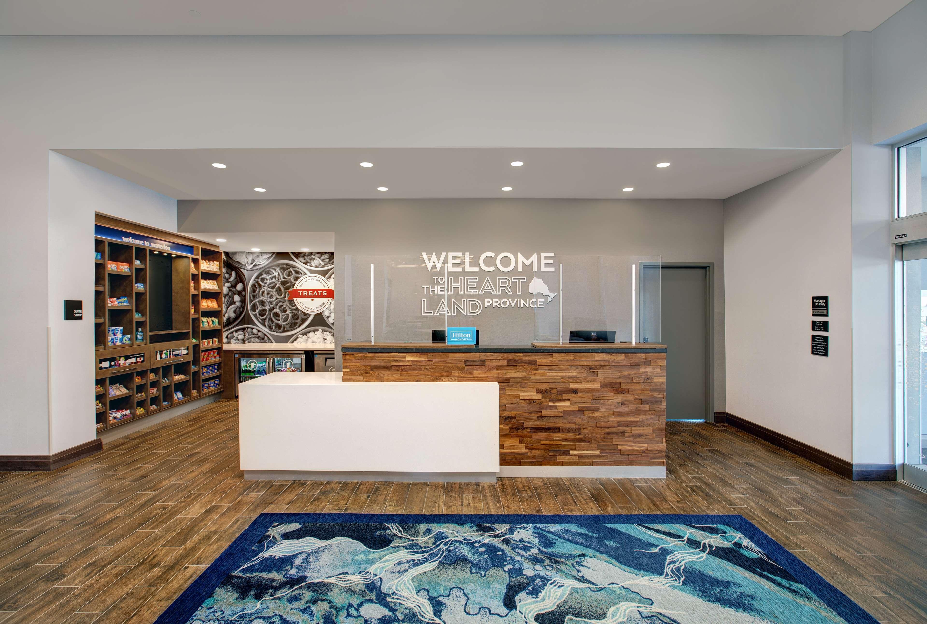 Vista Lobby Hampton Inn & Suites by Hilton Waterloo St. Jacobs