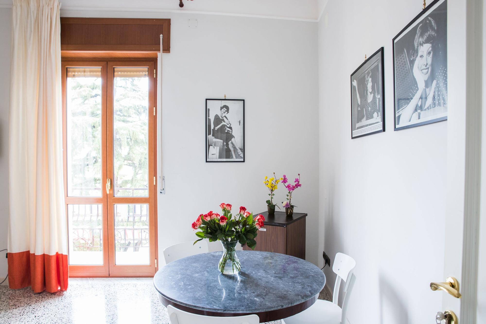 Equipamiento de Habitación Vittoria Guest House - Battipaglia