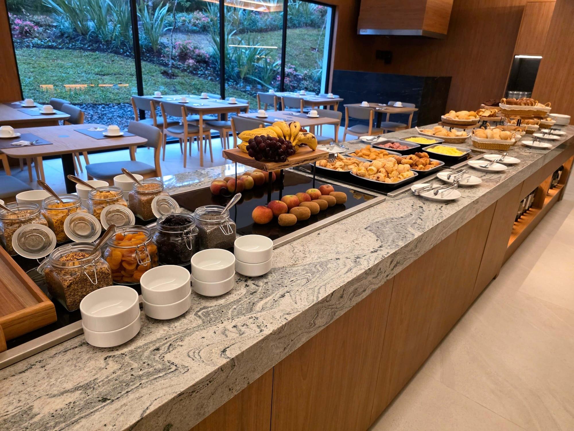 Restaurant Golden Tulip Canela OFICIAL