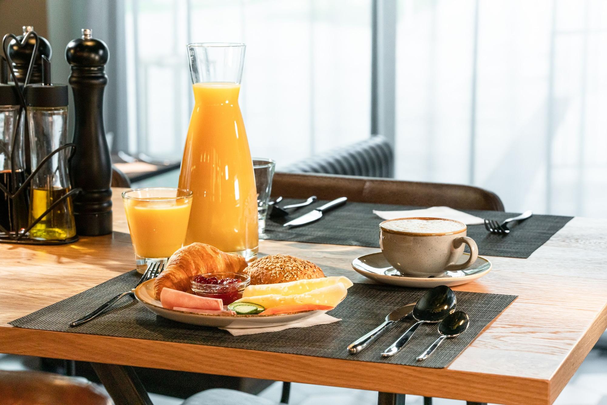 Restaurant FreshSuites & Bar