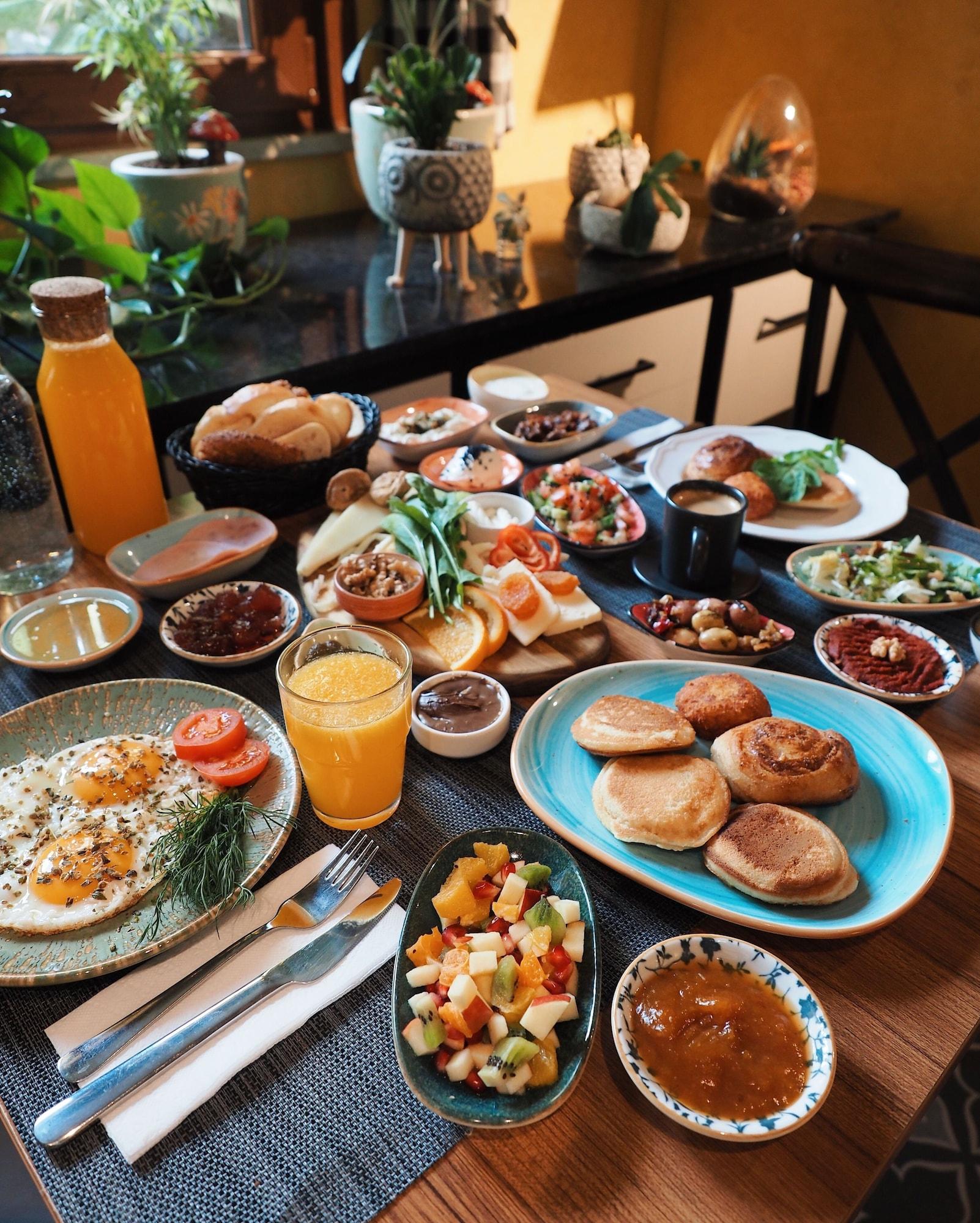 Restaurant Hotel Poem