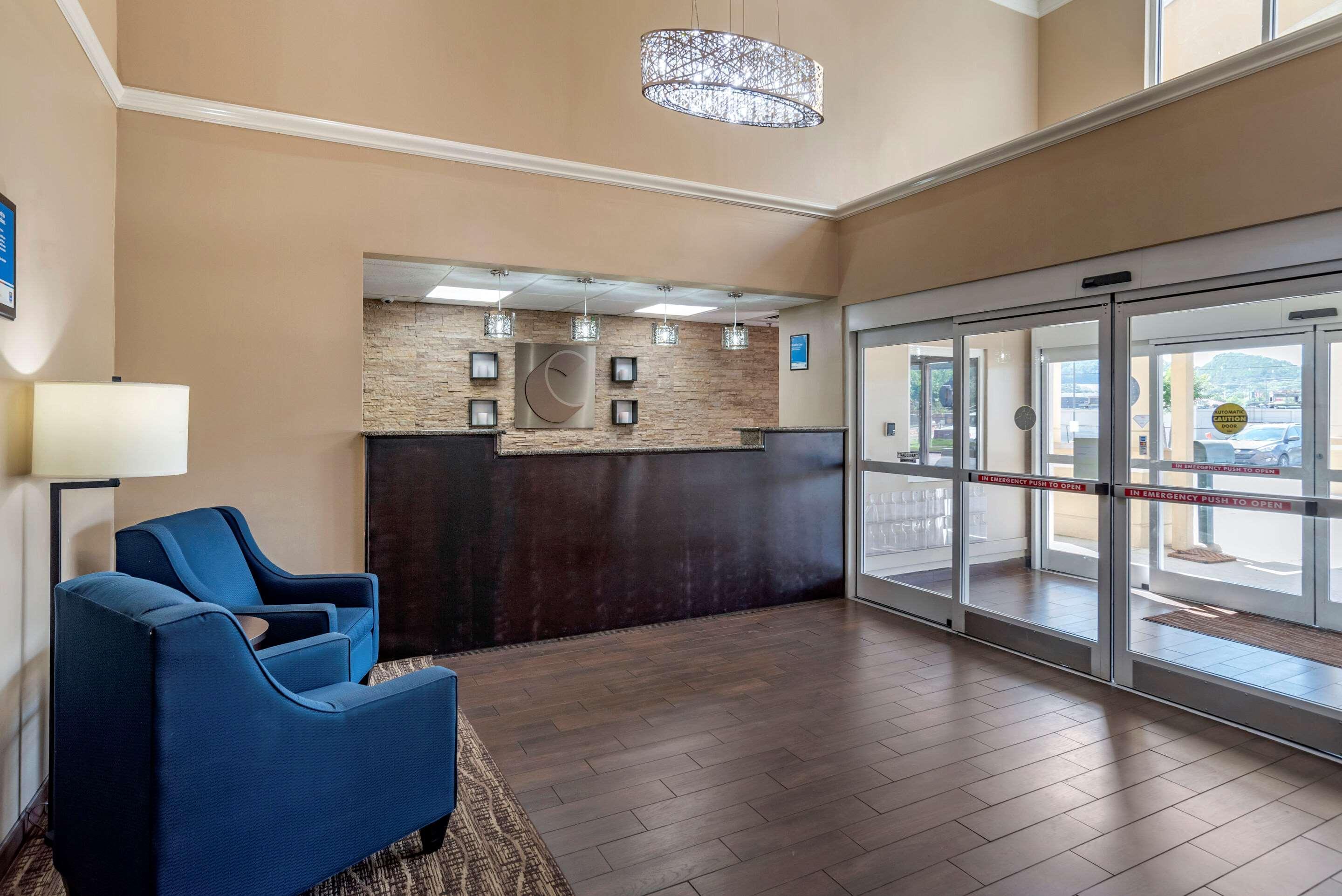 Vista Lobby Comfort Inn Birmingham - Irondale