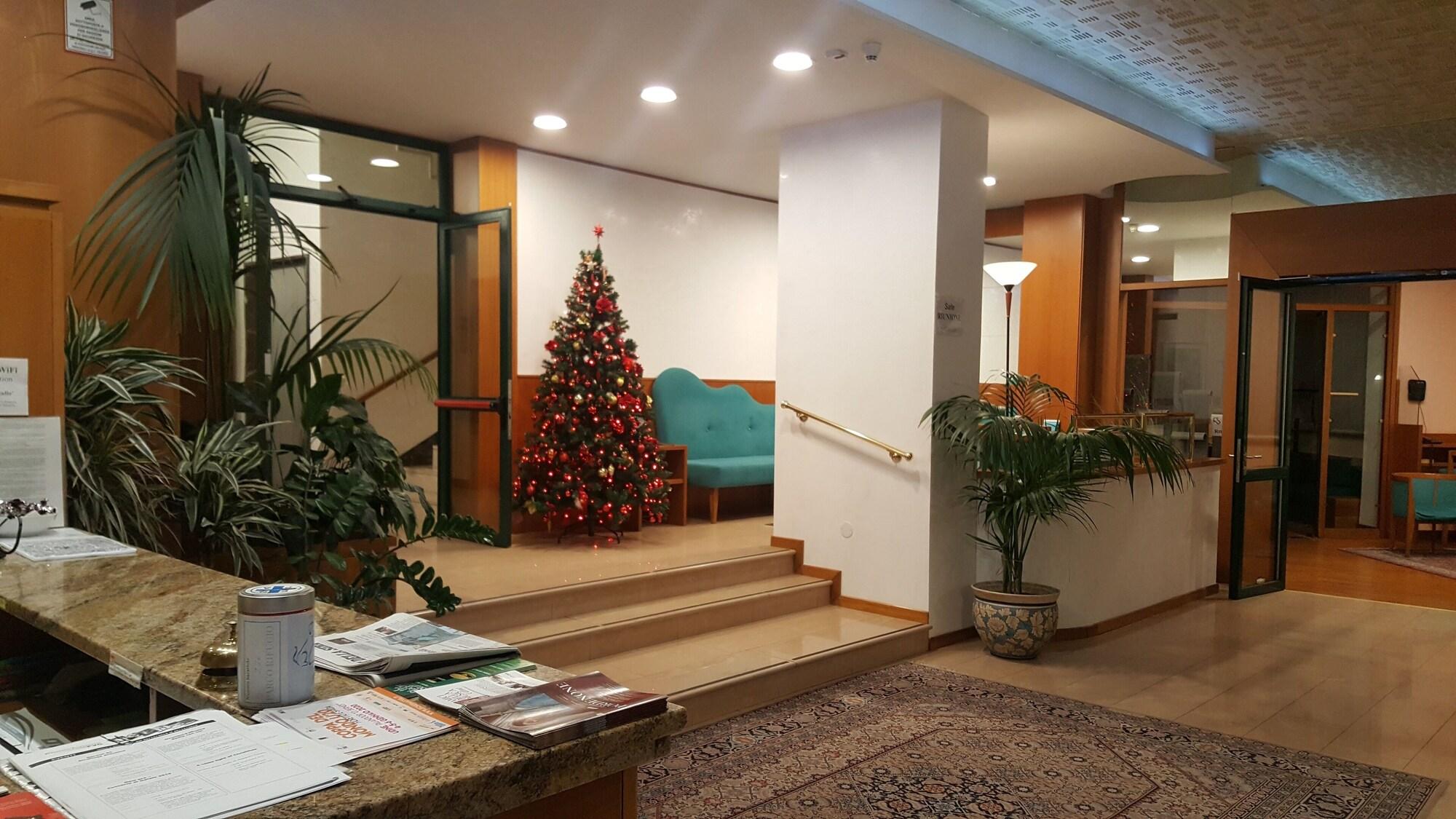 Vista Lobby Hotel Cristallo