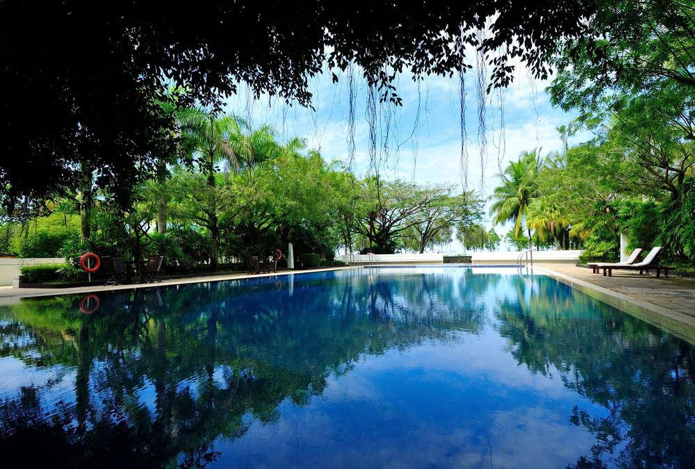Vista Piscina ParkCity Everly Hotel, Bintulu