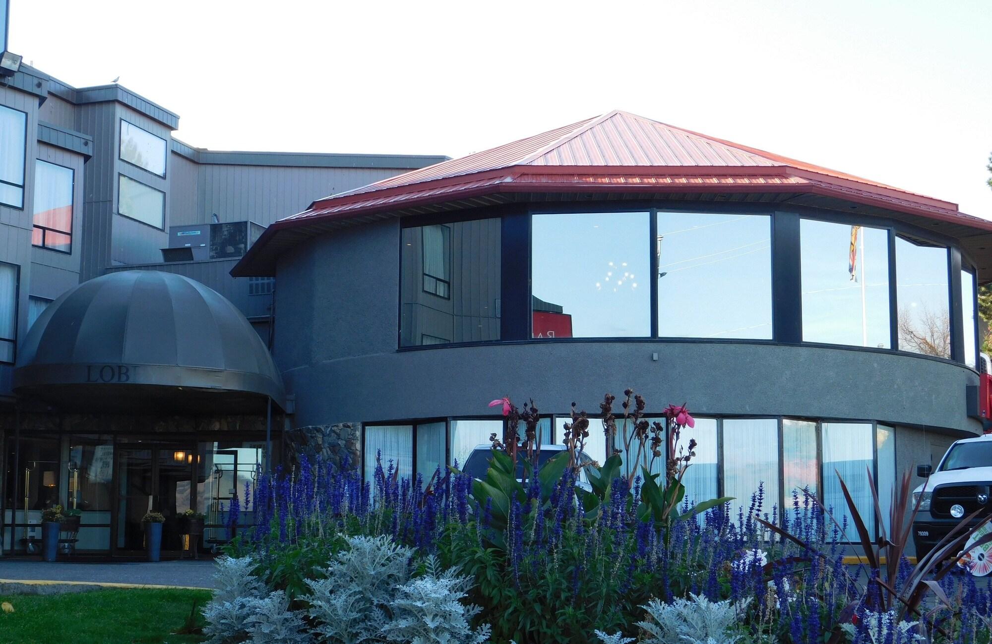 Vista Exterior Ramada by Wyndham Kamloops