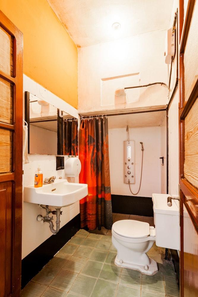 Baño Tequila Sunrise B&B - Hostel