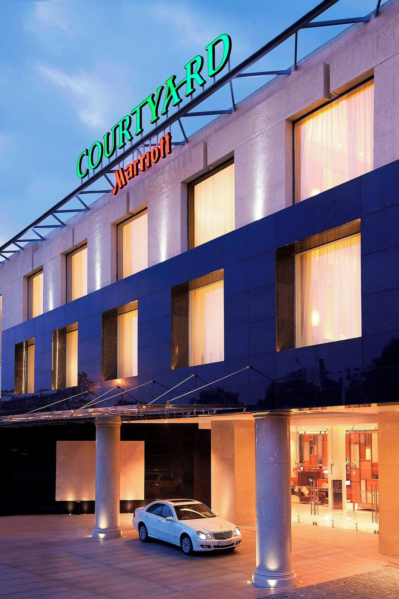 Vista Exterior Courtyard by Marriott Kochi Airport