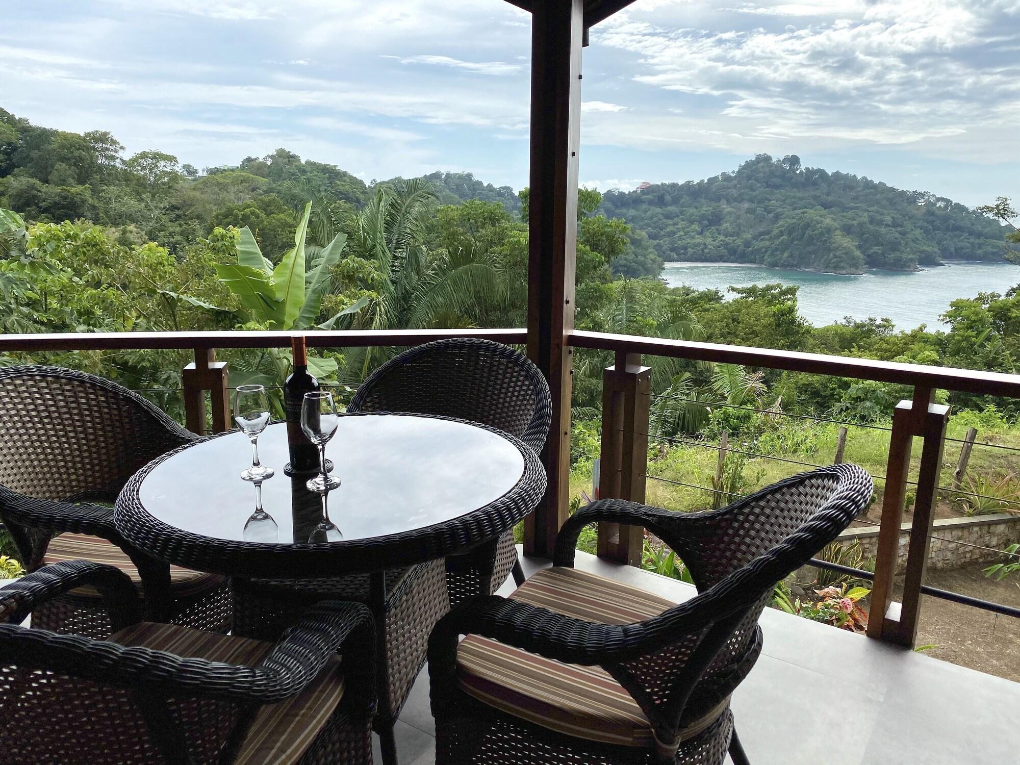 Restaurant Monkitail at Tulemar