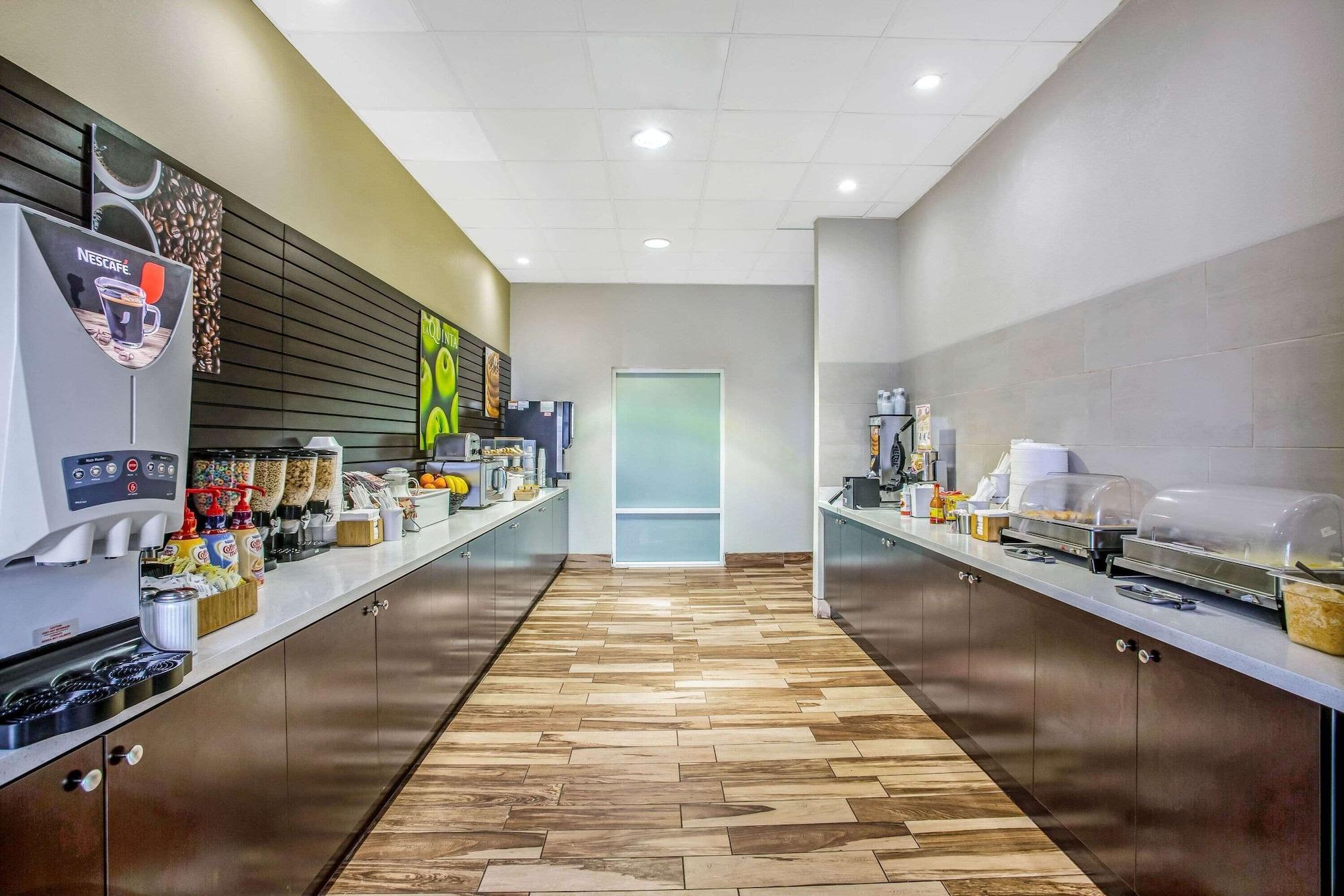 Restaurant La Quinta Inn & Suites by Wyndham Karnes City - Kenedy