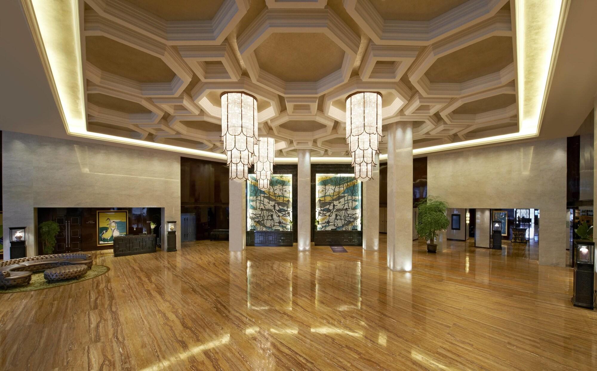 Vista Lobby Sheraton Shanghai Waigaoqiao Hotel